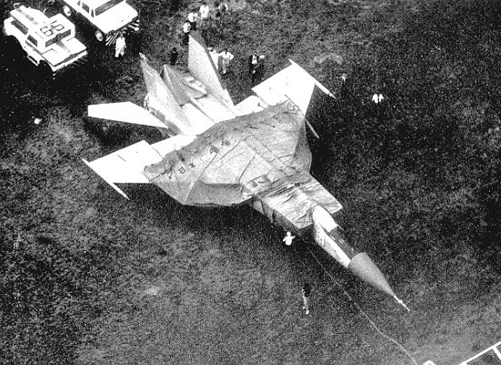 MiG-25_7.jpg (78250 bytes)