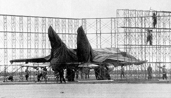 MiG-25_9.jpg (57004 bytes)