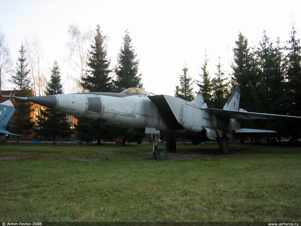 МиГ-25РБ