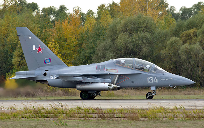 62438d1427533557-v_vorobyov_yak-130_134_700.jpg