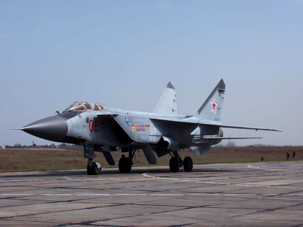 http://www.airforce.ru/photogallery/gallery5/mig-31/c_mig-31.jpg