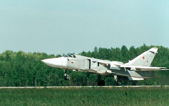 Su-24_02.jpg (30849 bytes)